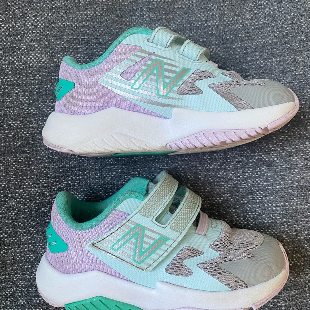 New Balance kids sneaker Purple &Green size 7 Extra Wide